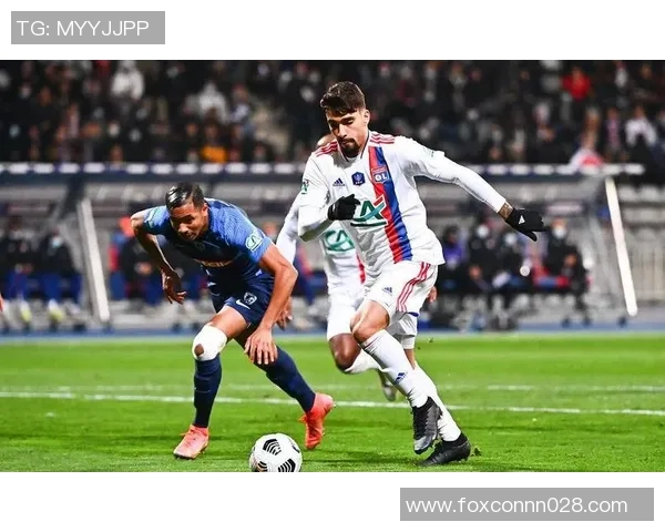 欧联杯精彩对决里昂逆袭多特蒙德补时进球引爆全场激情