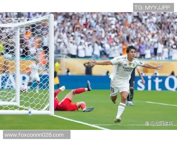 波尔图狂胜皇马四球零封赛场瞬间引发热烈讨论